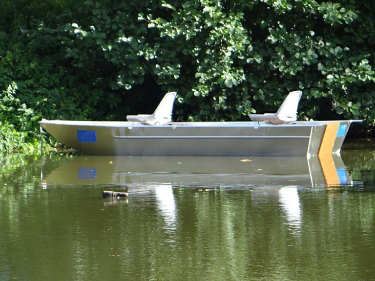 Barco de pesca de aluminio - Bote de aluminio con fondo plano y ligero