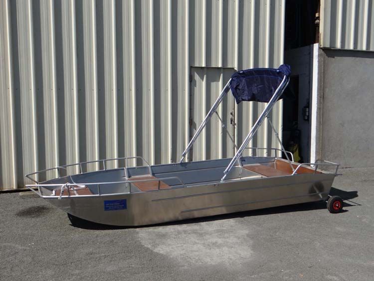 Barco de aluminio con fondo plano (5)