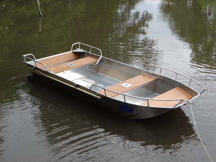 Barco de aluminio con fondo plano (11)